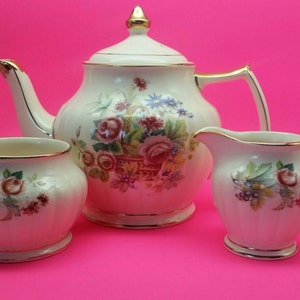 Sadler Teapot Sugar Bowl and Creamer, Bouquet of Flowers Design