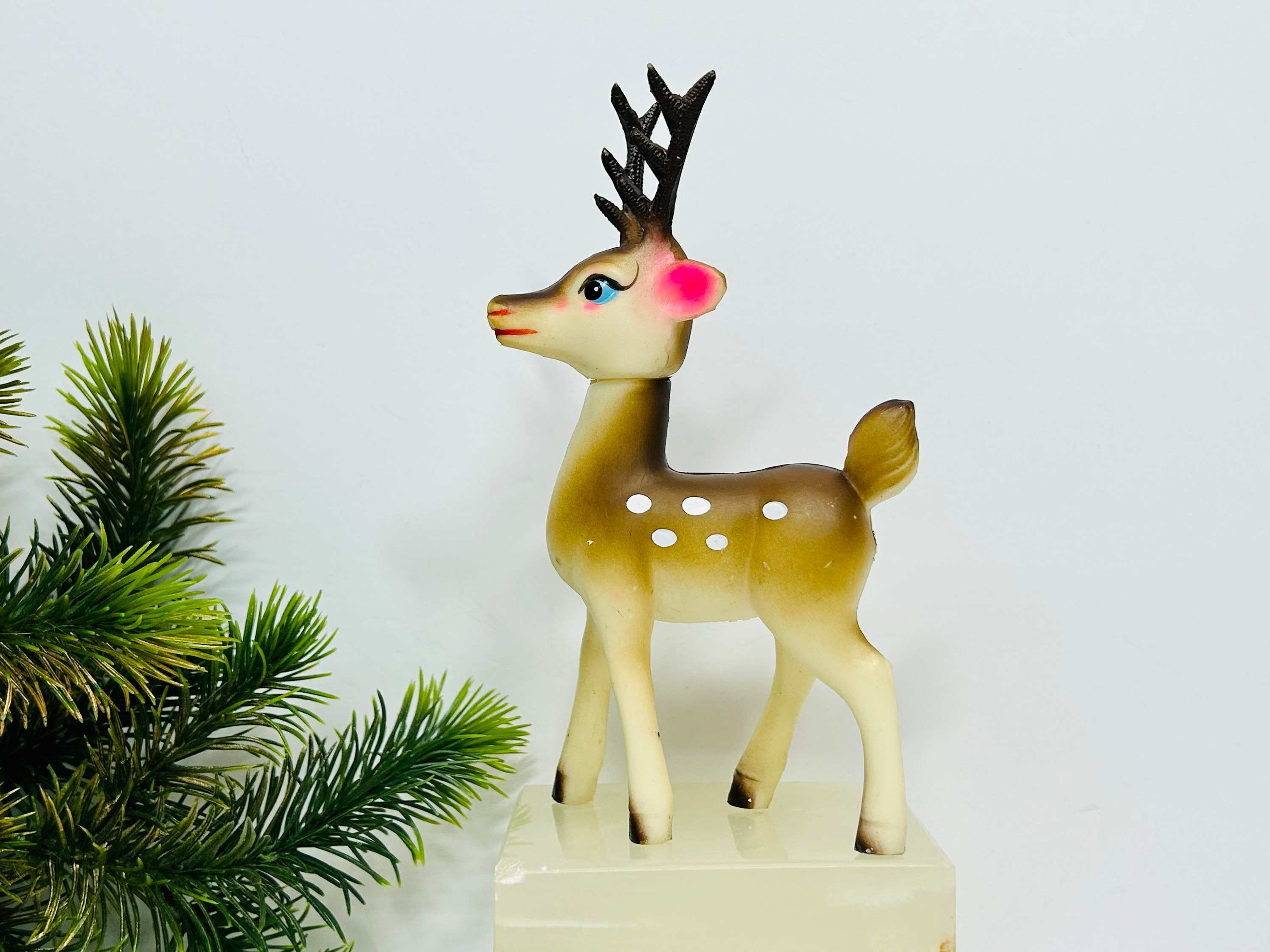 ヴィンテージの斑点模様のゴム製鹿：ミッドセンチュリーのクリスマス