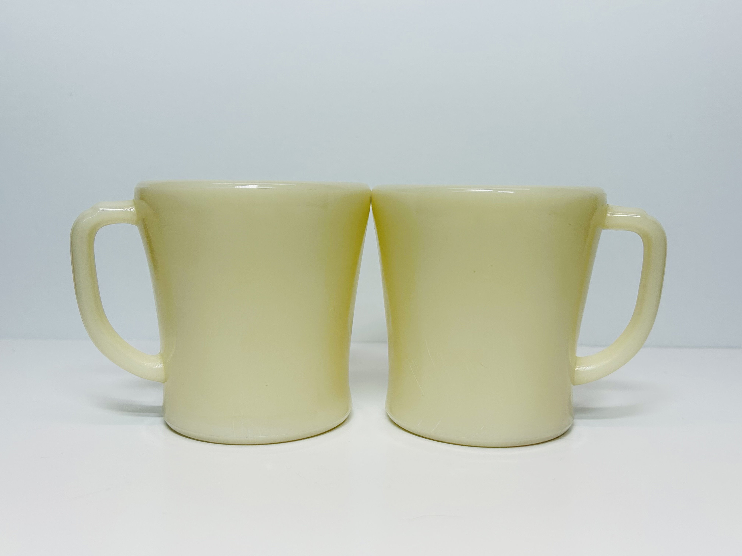 アンティーク雑貨 Fire King Ivory Shaving mug Vintage Fire King Ivory Shaving Mugs - 1940s D-handle Pair - Etsy