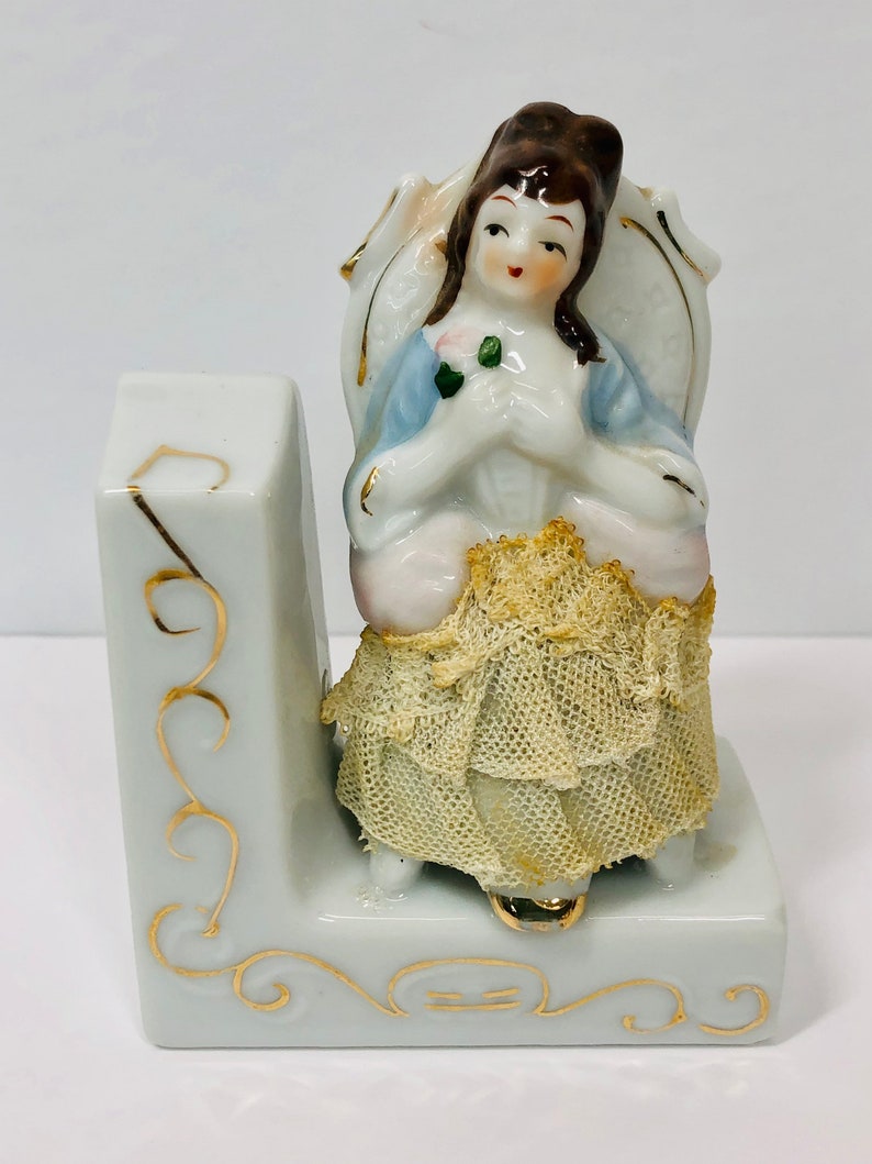 Vintage Lace Figurine Porcelain Small Bookends Colonial Couple Marked Foreign image 5