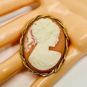 Vintage Celluloid Oval Cameo Brooch Pendant on Gold Tone Metal
