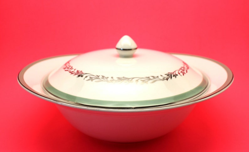 Johnson Brothers Whitehall Covered Bowl