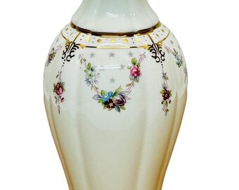 Royal Antoinette Jasmine Vase 7