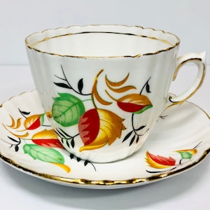 vintage Art Déco Teacup and Saucer Autumn Leaves Pattern Phoenix Bone China 1925-1959 Made in England