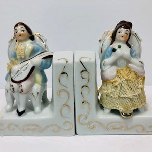 Vintage Lace Figurine Porcelain Small Bookends Colonial Couple Marked Foreign image 1