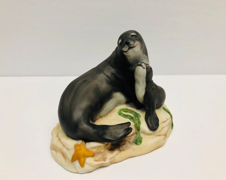 Vintage Franklin Mint Hawaiian Monk Seal Porcelain Figurine Endangered Mother and Baby Animal 1989