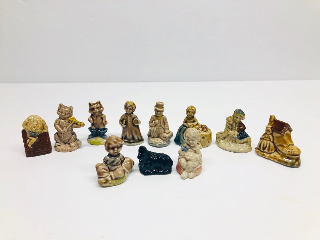 Vintage Wade Nursery Rhymes Figurines Red Rose Tea Canadian Series 2