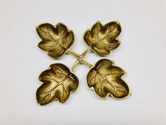 Details about   Vintage Solid Brass Ash Tray with Leaves 4" X 5.5" 