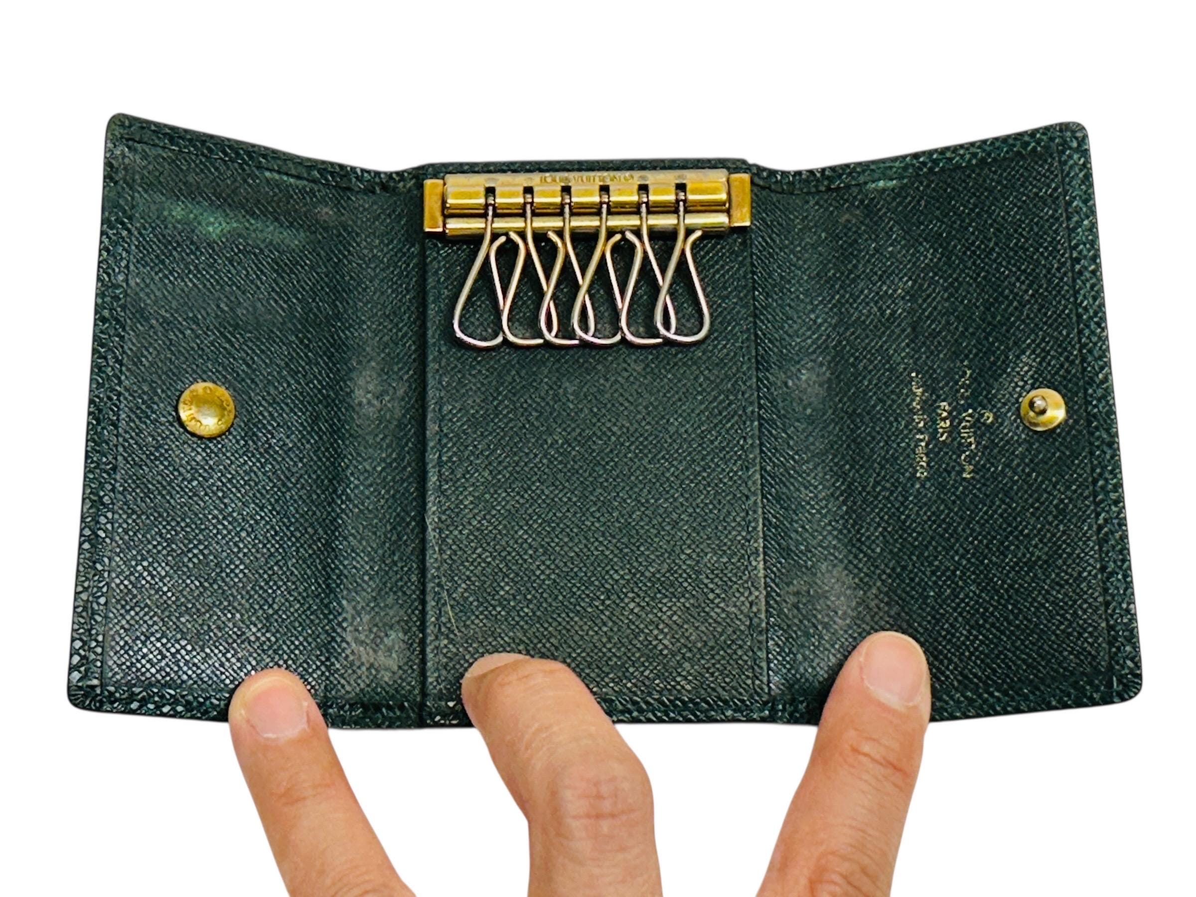 早い者勝ちLouis Vuitton タイガ　バッグ グリーン。鍵と小物入れ付き Vintage Louis Vuitton Taiga Leather Key Pouch, Green, 1995 - Etsy