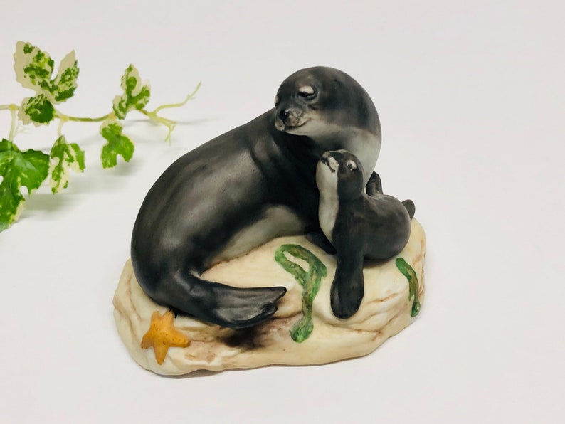 Vintage Franklin Mint Hawaiian Monk Seal Porcelain Figurine Endangered Mother and Baby Animal 1989