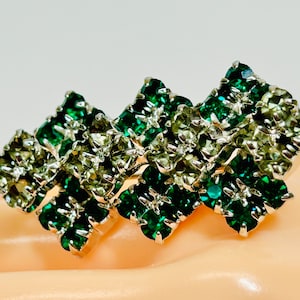 Vintage Art Deco Smaragd grün Strass Brosche Diamant-Muster Rhodium überzogene Prong Set dreidimensionale