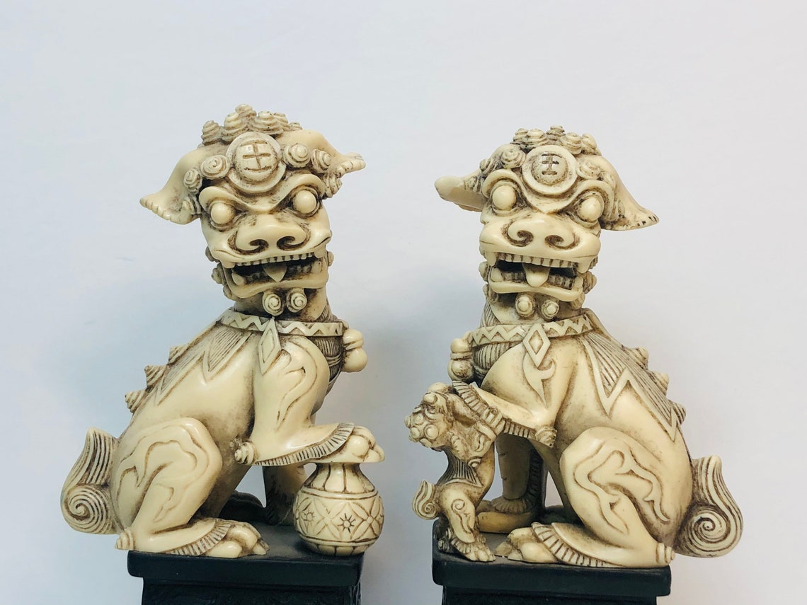 resin foo dogs