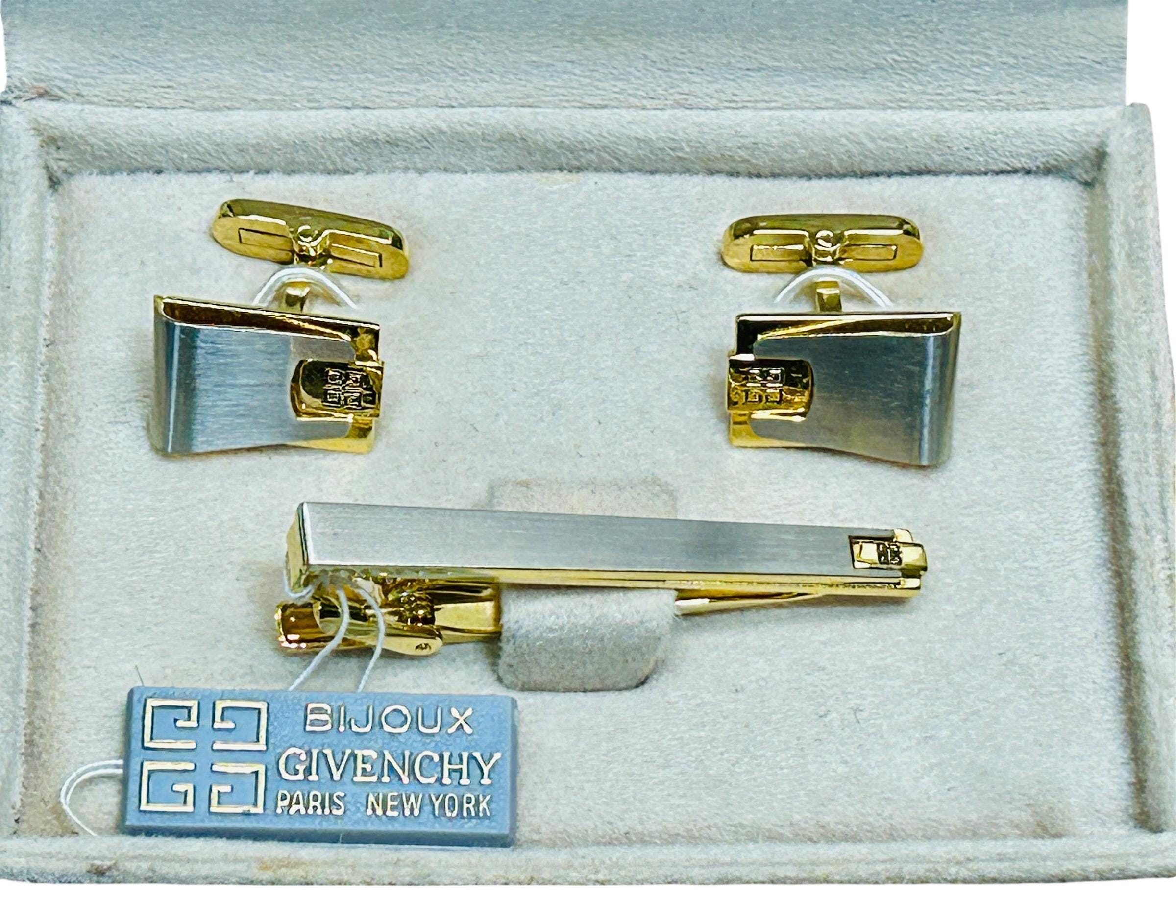 GIVENCHY　カフス　No.1838 Vintage Givenchy Cufflinks and Tie Bar Set: 4 G Logo, Silver and