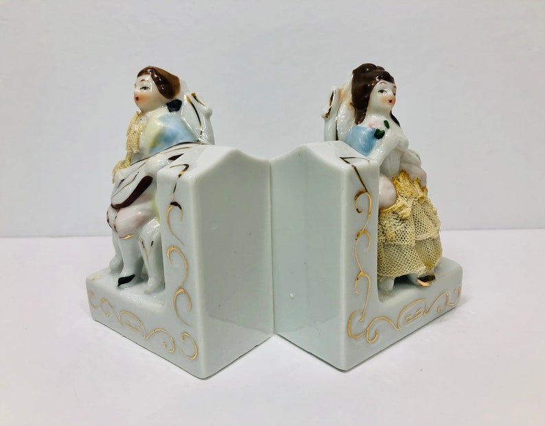 Vintage Lace Figurine Porcelain Small Bookends Colonial Couple Marked Foreign image 6