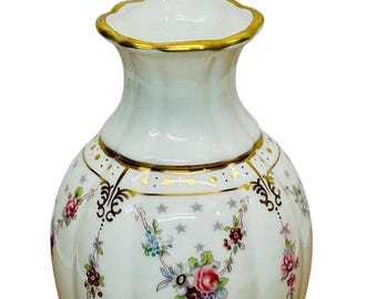 Royal Antoinette Jasmine Vase 7