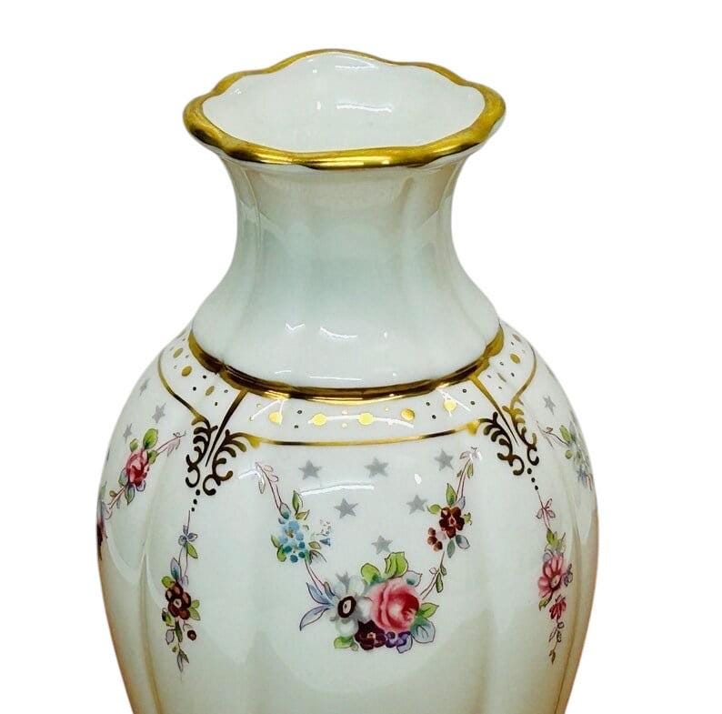 Royal Antoinette Jasmine Vase 7