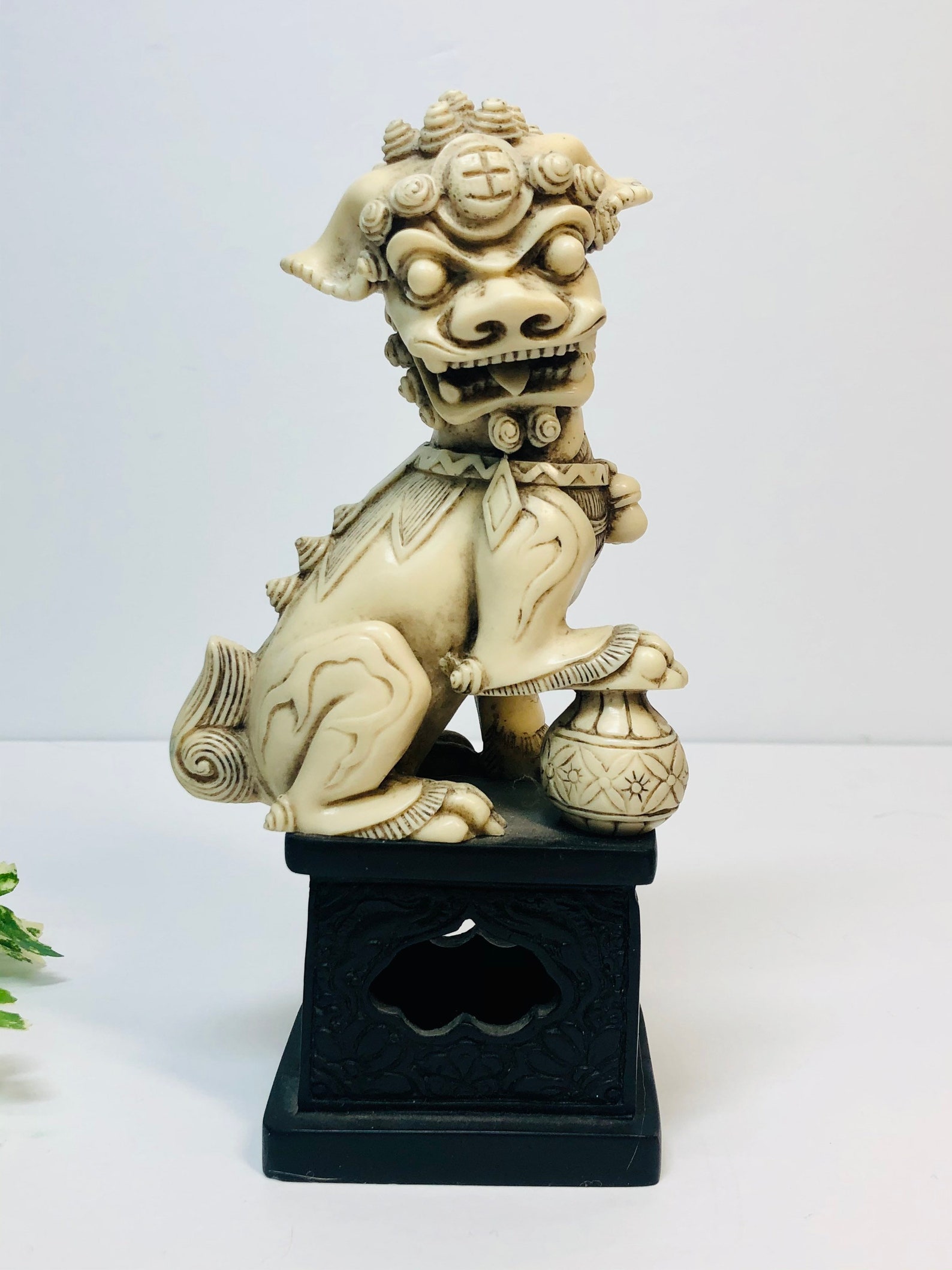 resin foo dogs