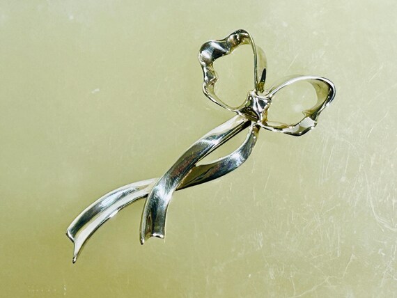 Vintage 1985 Tiffany and Co Sterling Silver Floating Bow Brooch 