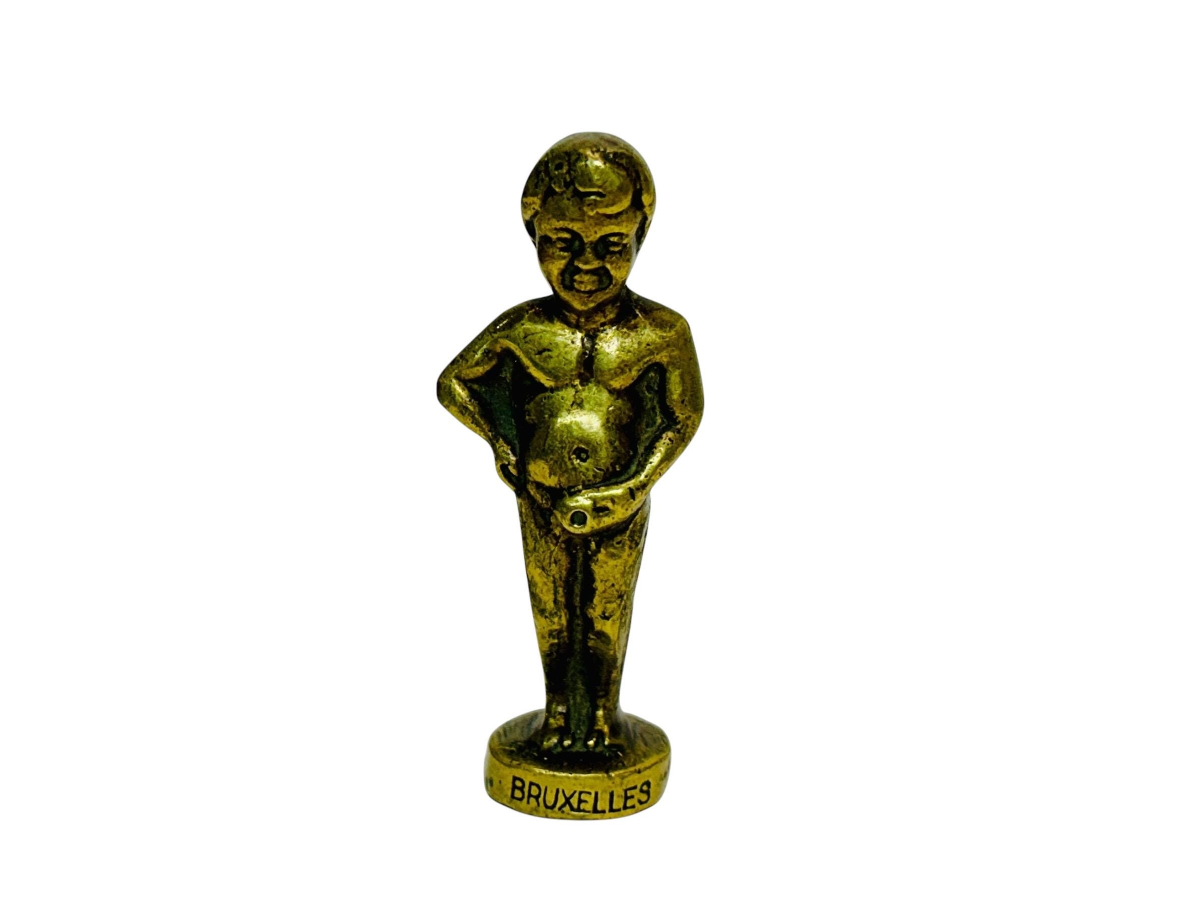 Boy peeing figurine - Etsy 日本