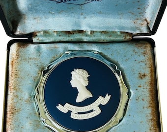 Espejo compacto Stratton Wedgwood Silver Jubilee RARO Reina Isabel II de Jasperware azul con camafeo