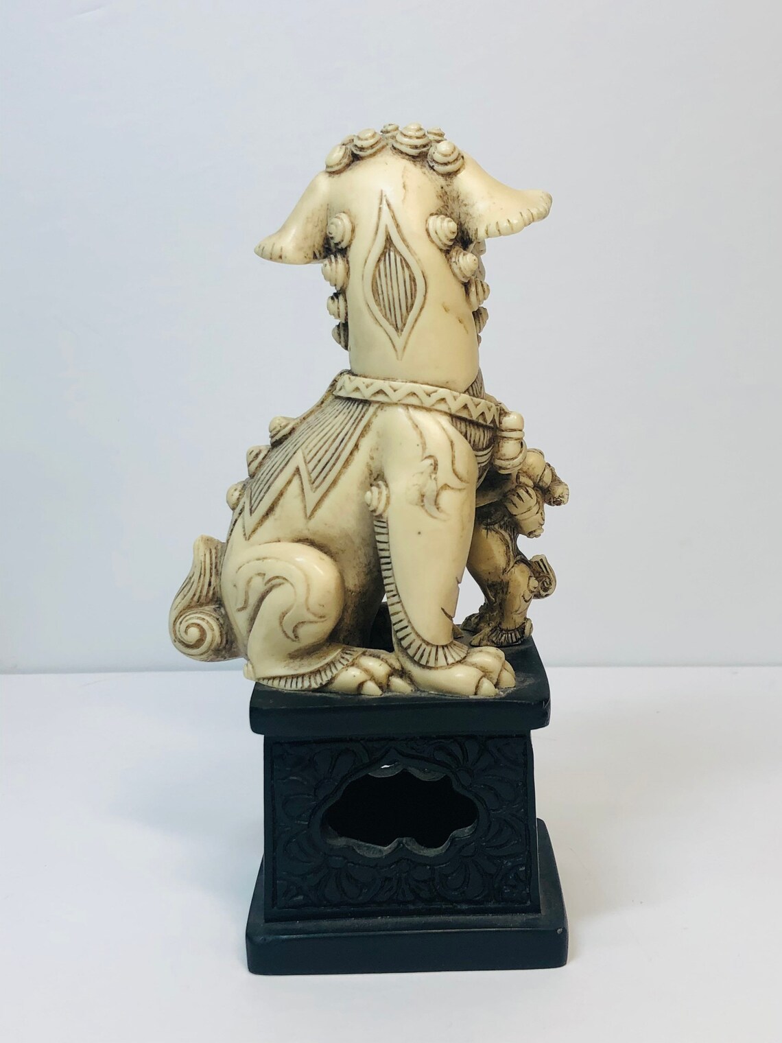 Vintage Carved Resin Foo Dogs Statues Pair Chinese Foo Dogs | Etsy