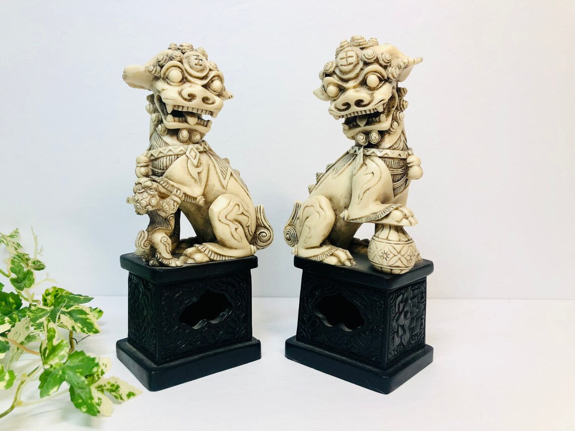 Vintage Carved Resin Foo Dogs Statues Pair Chinese Foo Dogs | Etsy