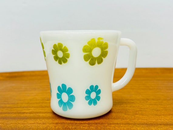 フェデラル社　ミルクガラス　サンフラワー柄 RARE Federal Glass Daisies Mug Green and Blue HTF Milk Glass