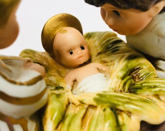 Vintage Fran Mar Moppets Christmas Music Box: Baby Jesus & Angels