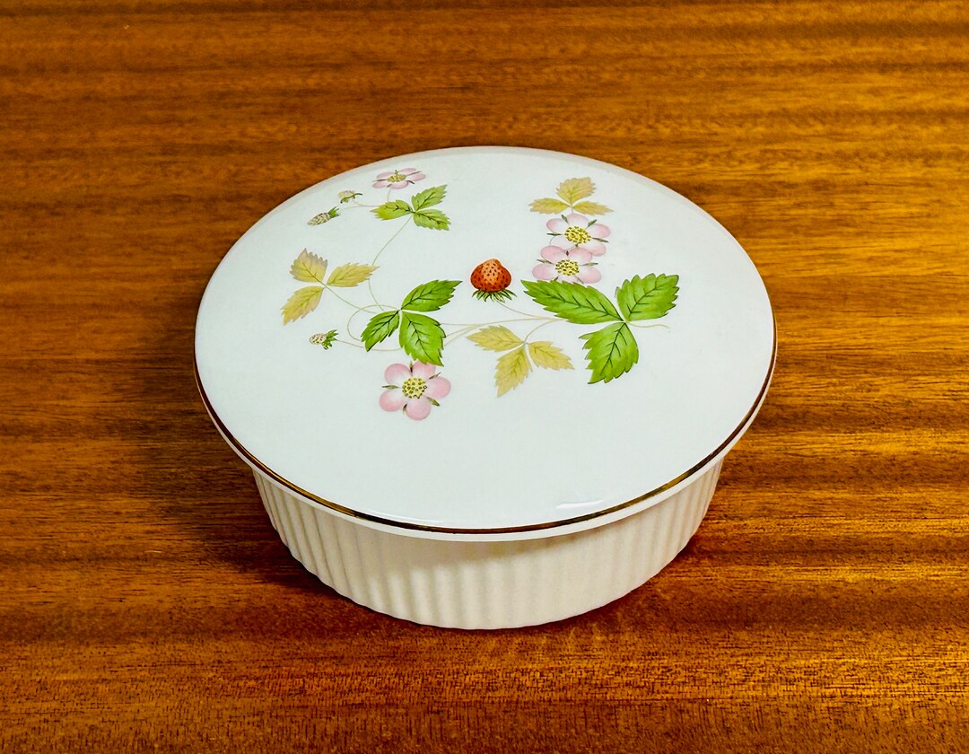 ヴィンテージ ウェッジウッド ワイルドストロベリー ボーンチャイナ