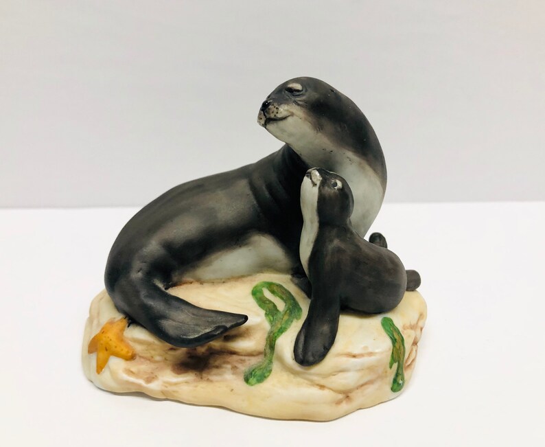 Vintage Franklin Mint Hawaiian Monk Seal Porcelain Figurine Endangered Mother and Baby Animal 1989