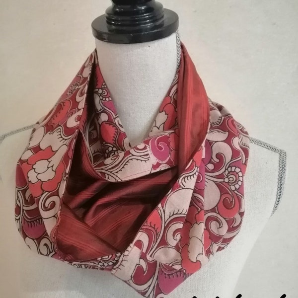 Foulard de soie et tissu indien