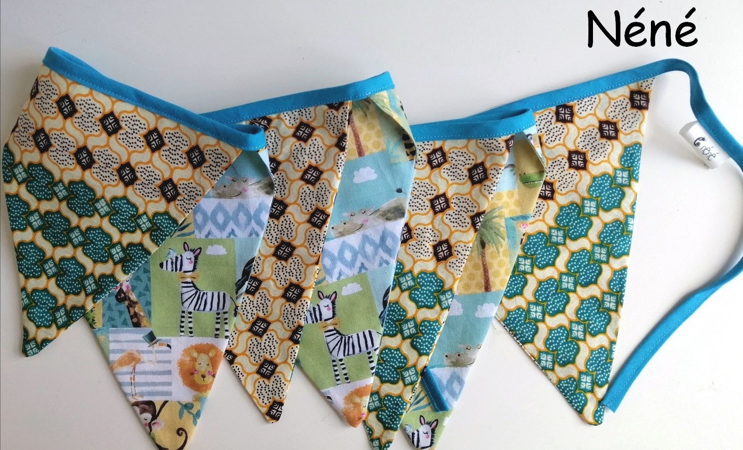 Guirlande de Fanions en Tissu Africain et Animaux