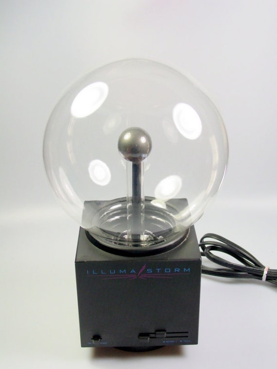 Illuma Storm Globe Light Plasma Ball by Radio Shack Realistic