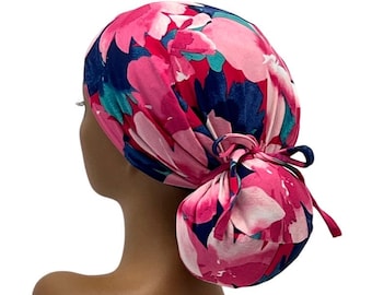 Gorro quirúrgico elástico con estampado floral para coleta, gorro de enfermera quirúrgica Ava, fabricado en EE. UU.