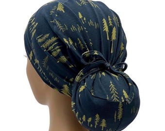 Gorro quirúrgico elástico de algodón con coleta, olivos sobre fondo azul marino, fabricado en EE. UU.