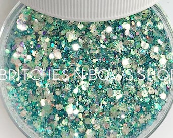 Wishing Well || Exclusive Premium Polyester Glitter, 1oz by Weight • TRANSPARENT • || up to .062 cut