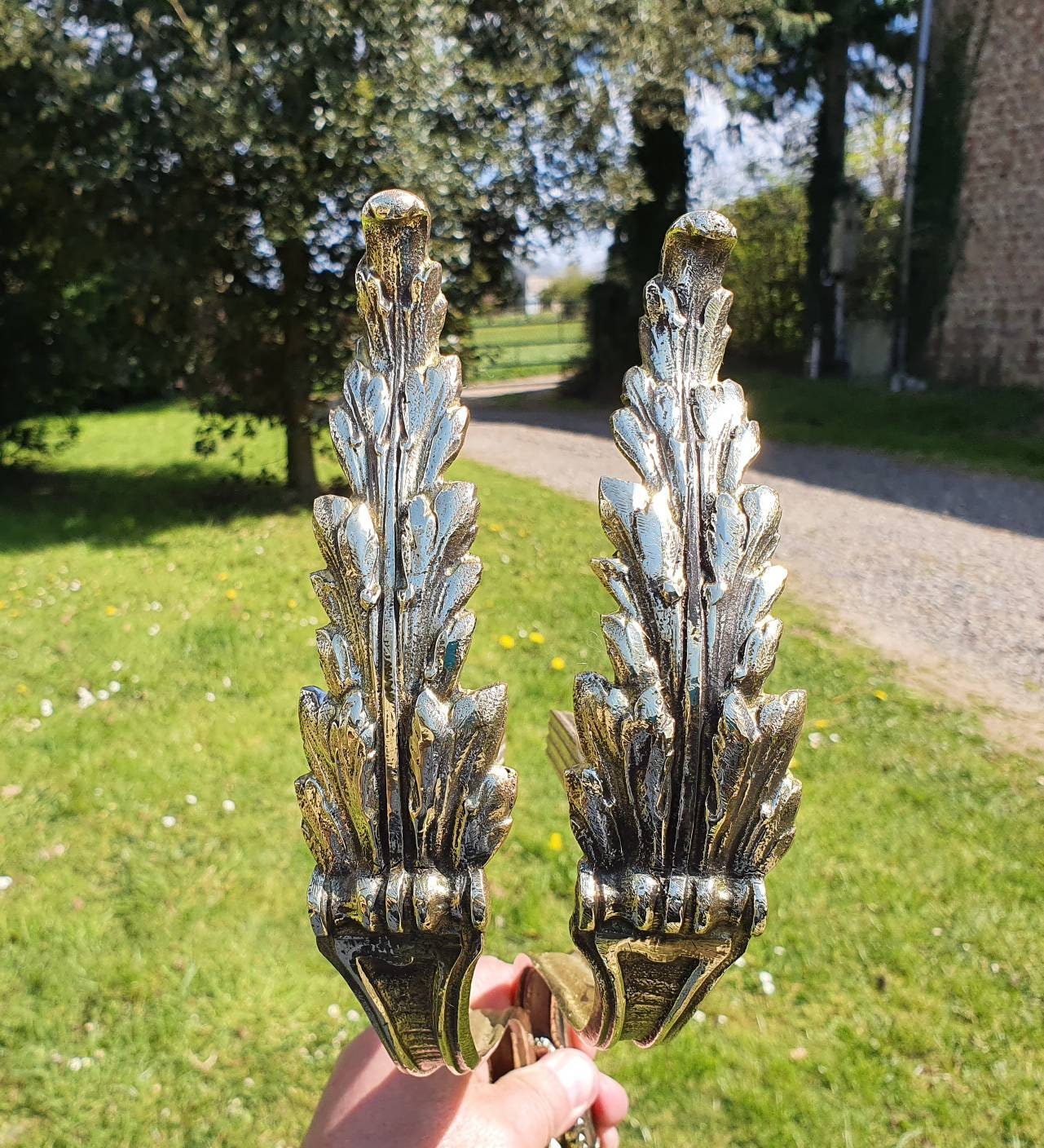 Magnifique Paire de Supports Antiques Français Ormolu en Bronze Doré Furled Acanthus Renaissance Cur