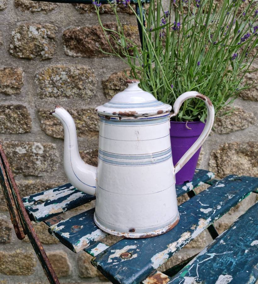 Fabuleusement Français Vintage Gradué Pinstriped Enamel Coffee Pot/Cafetiere, Cuisine Chic, Rare Kit