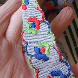 5.23 Mtrs of Pretty Vintage French Red,Blue & Green Floral Embroidered Grey Scolloped Passementerie Trim-perfect for Home Decor Projects