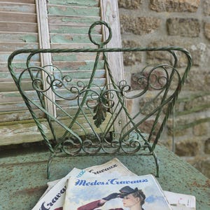 Fabulous Vintage French Mid-Century Scrolled Wrought Iron Green Distressed Look Paint Effect Magazine Rack / Porte Revues en Fer Forgé Vert