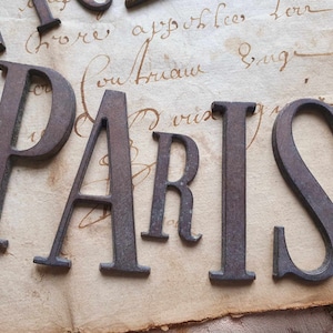 Impressionantes letras de latão antigas e antigas de arte déco francesa, salvamento industrial, grandes e pequenas, loft, decoração de apartamento Bauhaus, disponível separadamente