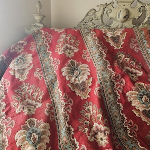 SÄLLSYNT Fantastisk antik fransk jugenddesign från 1800-talet, kretontyg, slottsgardin i slående röd, krämfärgad och grå design