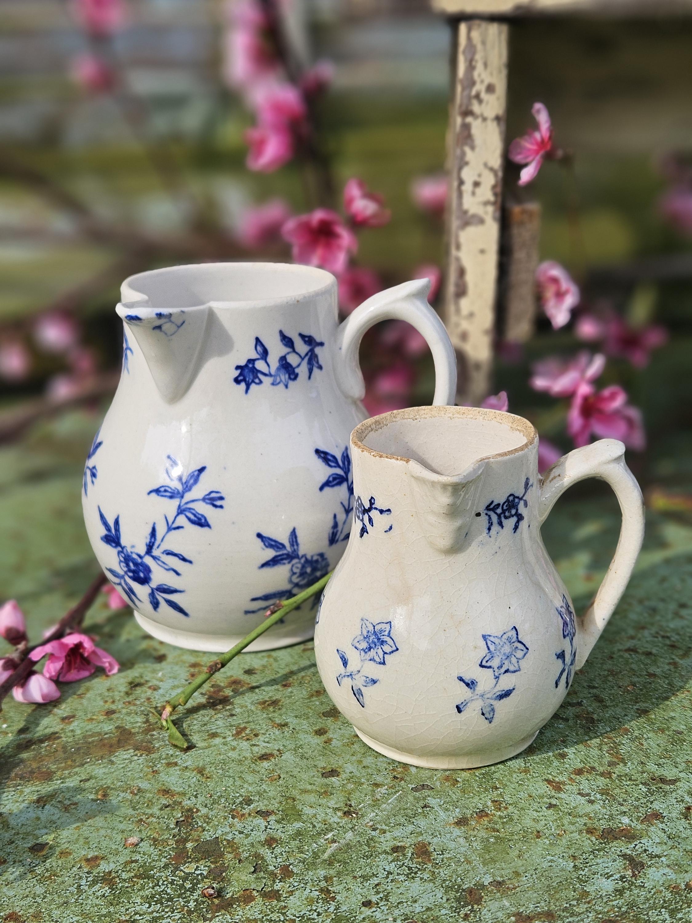 サンチューズ　大きめサイズのミルクピシェ Saint Uze Pitchers - Etsy