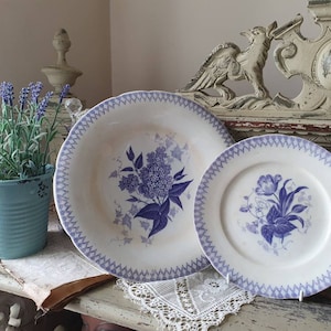 Stunning Pair of late 19thC Antique French Sarreguemines Lilacware Pieces-Pedestal Stand & Salad Plate,Versatile Collectable Lilas Additions