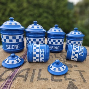 Opvallende zeldzame volledige set van 6 x antieke Franse art-deco gegradueerde blauw-wit geëmailleerde voorraadpotten / jerrycans-Fab Vintage Kitchenalia-items