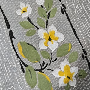 Straordinario e raro rotolo di carta da parati storica dipinta a mano in stile Art Déco francese antico, con guazzo, design straordinario e colori d'epoca, raro e da collezione...