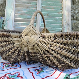 Charming Antique French Handcrafted Rustic Willow / Reed Gathering Basket-Beautiful Buttocks Basket with God&#39;s Eye Lashing-Flowers,Legumes