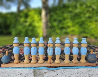 Impresionante juego de bolos franceses antiguos de madera, piezas de madera desgastadas, pintadas a mano y elegantes para jugar o decorar el hogar.