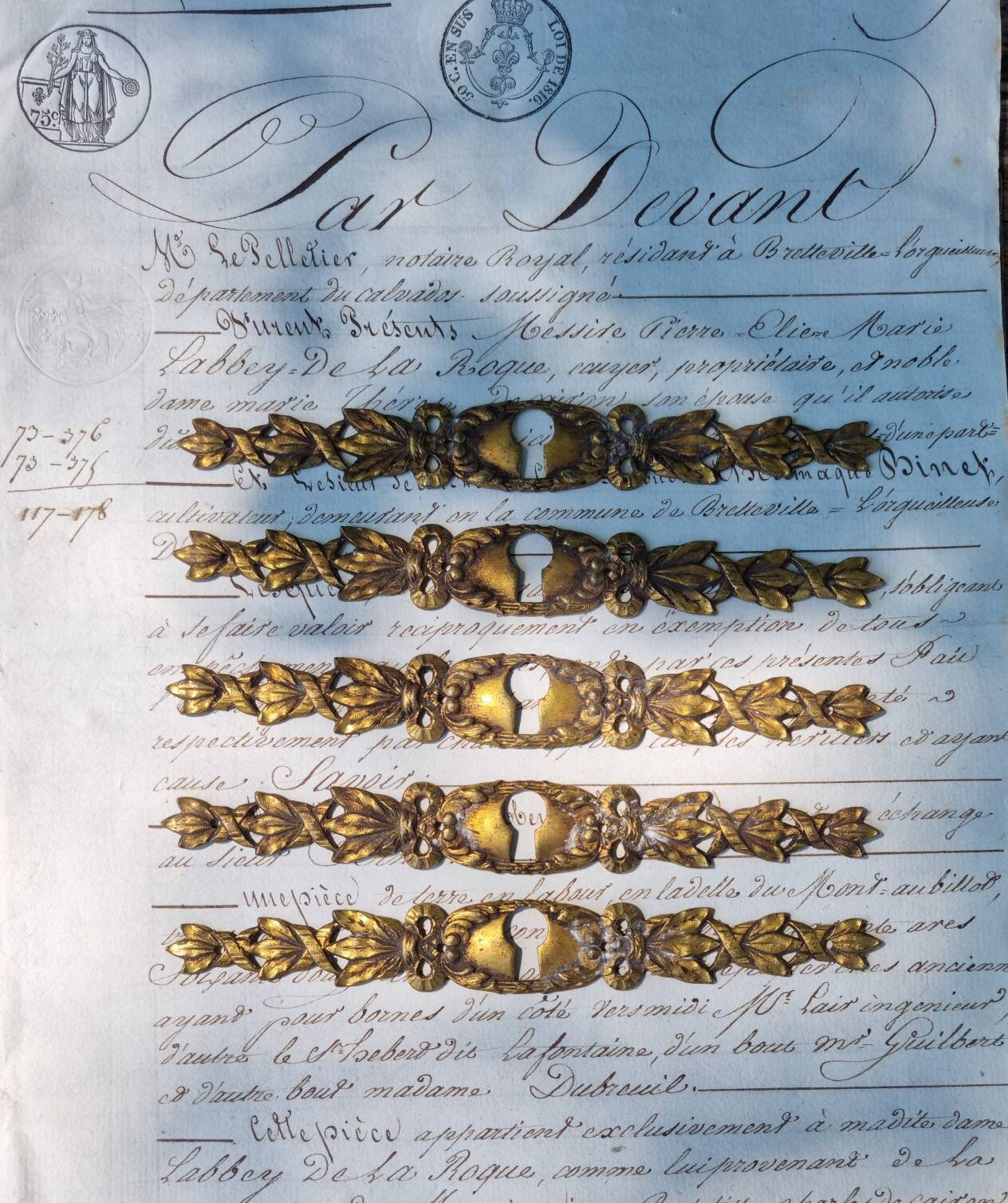 Single Superbe Antique Français Gilt Ormolu Bronze Ribbon Bow Decorative Key Escutcheon, Garniture/P