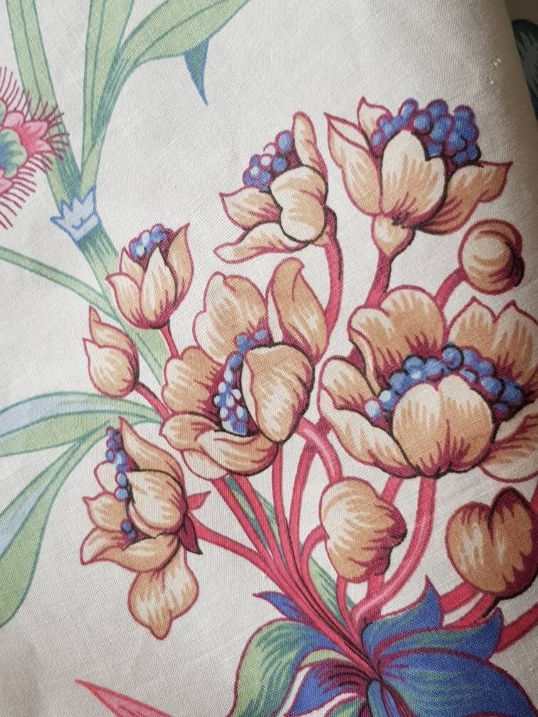 Stunning Remnants of Vintage French Purple and Pink Lillies & Bullrushes Printed Cotton Fabric,Pretty Unique Textile for Home Decor Projects